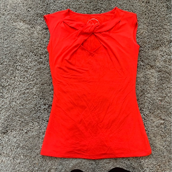 INC sleeveless front cut out twist top - Picture 2 of 6